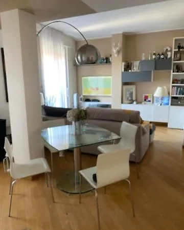 Super Comfy Double Bedroom With Private Bathroom
